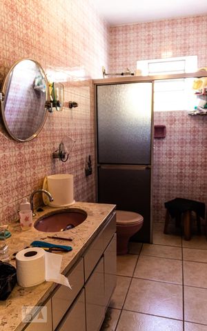 Casa à venda com 168m², 3 quartos e 2 vagasBanheiro