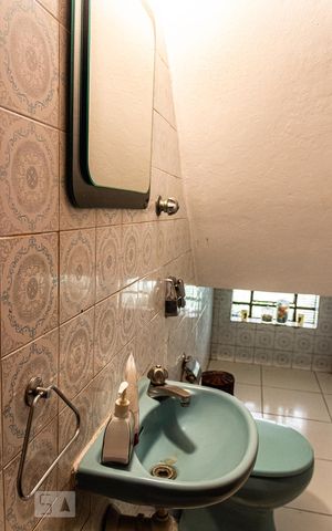 Casa à venda com 168m², 3 quartos e 2 vagasLavabo