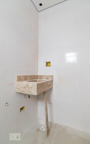 Apartamento à venda com 70m², 3 quartos e 2 vagas Apartamento à venda com 70m², 3 quartos e 2 vagasBanheiro da Suíte