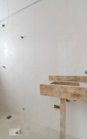 Apartamento à venda com 70m², 3 quartos e 2 vagas Apartamento à venda com 70m², 3 quartos e 2 vagasBanheiro da Suíte
