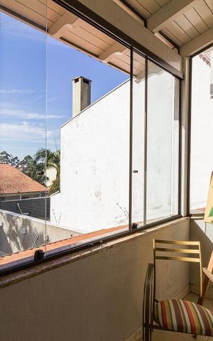 Casa à venda com 267m², 4 quartos e 2 vagas Casa à venda com 267m², 4 quartos e 2 vagasVaranda da suite