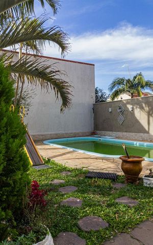 Casa à venda com 267m², 4 quartos e 2 vagas Casa à venda com 267m², 4 quartos e 2 vagasJardim
