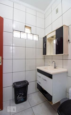 Casa à venda com 172m², 4 quartos e 2 vagasBanheiro da Suíte
