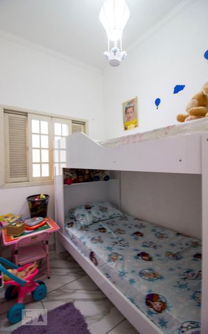 Casa à venda com 172m², 4 quartos e 2 vagasQuarto 3