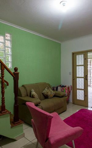 Casa à venda com 172m², 4 quartos e 2 vagasSala 1