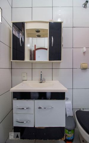 Casa à venda com 172m², 4 quartos e 2 vagasBanheiro da Suíte