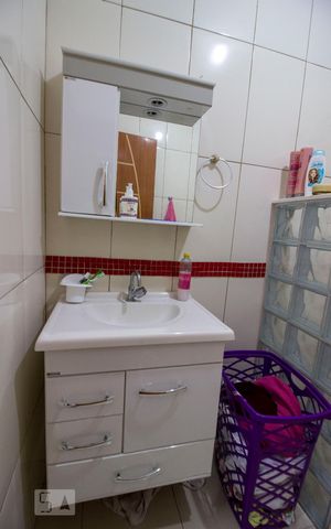 Casa à venda com 172m², 4 quartos e 2 vagasBanheiro 2