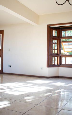 Casa à venda com 224m², 4 quartos e 2 vagasSala 