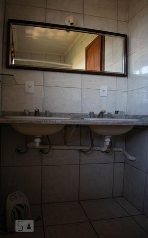 Casa à venda com 224m², 4 quartos e 2 vagasBanheiro Suíte