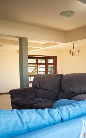 Casa à venda com 224m², 4 quartos e 2 vagasSala de Estar