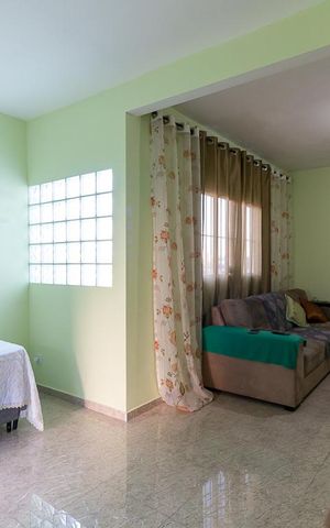 Casa à venda com 230m², 2 quartos e 1 vagaSala
