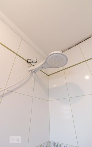 Casa à venda com 230m², 2 quartos e 1 vagaBanheiro quarto 2 suíte - chuveiro