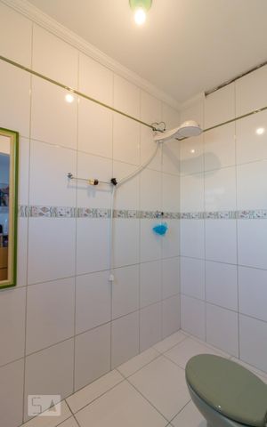 Casa à venda com 230m², 2 quartos e 1 vagaBanheiro quarto 2 suíte