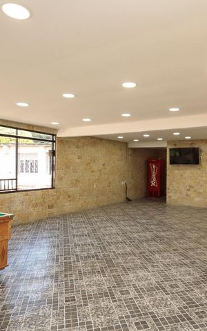 Casa à venda com 380m², 4 quartos e 8 vagas Casa à venda com 380m², 4 quartos e 8 vagasSalão de Festas