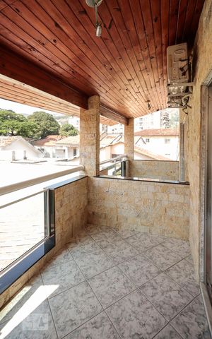 Casa à venda com 380m², 4 quartos e 8 vagas Casa à venda com 380m², 4 quartos e 8 vagasVaranda Suíte 3