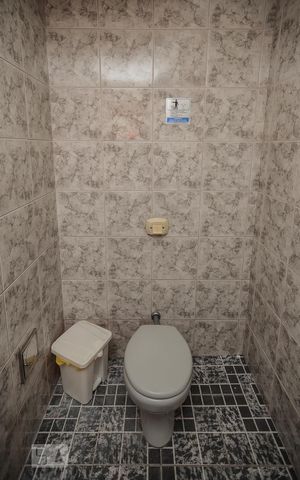 Casa à venda com 380m², 4 quartos e 8 vagas Casa à venda com 380m², 4 quartos e 8 vagasBanheiro Salão de Festas