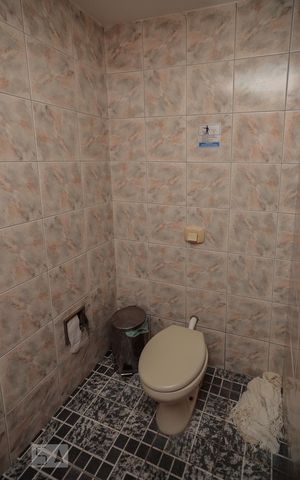 Casa à venda com 380m², 4 quartos e 8 vagas Casa à venda com 380m², 4 quartos e 8 vagasBanheiro Salão de Festas