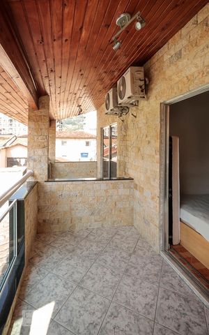 Casa à venda com 380m², 4 quartos e 8 vagas Casa à venda com 380m², 4 quartos e 8 vagasVaranda Suíte 3