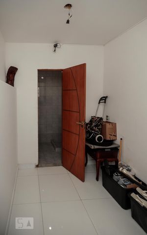 Casa à venda com 380m², 4 quartos e 8 vagas Casa à venda com 380m², 4 quartos e 8 vagasQuarto de Serviço