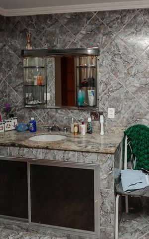 Casa à venda com 380m², 4 quartos e 8 vagas Casa à venda com 380m², 4 quartos e 8 vagasBanheiro Suíte 4