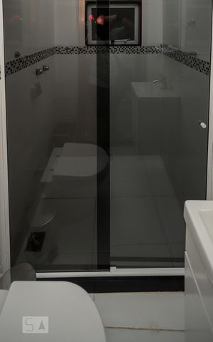 Casa à venda com 380m², 4 quartos e 8 vagas Casa à venda com 380m², 4 quartos e 8 vagasBanheiro Suíte 1