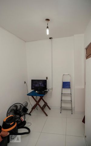 Casa à venda com 380m², 4 quartos e 8 vagas Casa à venda com 380m², 4 quartos e 8 vagasQuarto de Serviço