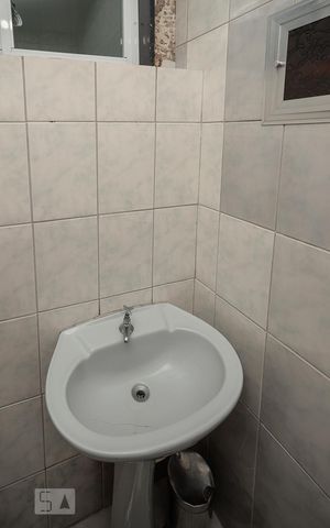 Casa à venda com 380m², 4 quartos e 8 vagas Casa à venda com 380m², 4 quartos e 8 vagasBanheiro de Serviço