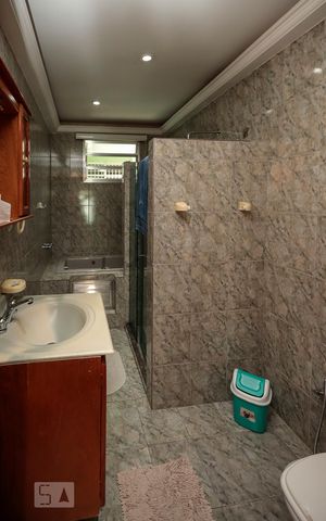 Casa à venda com 380m², 4 quartos e 8 vagas Casa à venda com 380m², 4 quartos e 8 vagasBanheiro Suíte 3