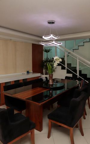 Casa à venda com 380m², 4 quartos e 8 vagas Casa à venda com 380m², 4 quartos e 8 vagasSala