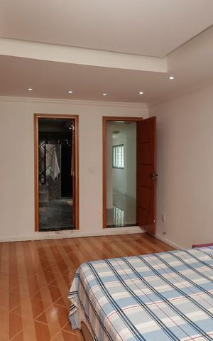 Casa à venda com 380m², 4 quartos e 8 vagas Casa à venda com 380m², 4 quartos e 8 vagasSuíte 4