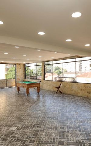 Casa à venda com 380m², 4 quartos e 8 vagas Casa à venda com 380m², 4 quartos e 8 vagasSalão de Festas