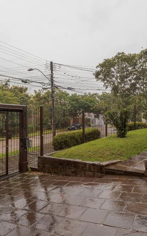Casa à venda com 329m², 4 quartos e 3 vagas Casa à venda com 329m², 4 quartos e 3 vagasPátio