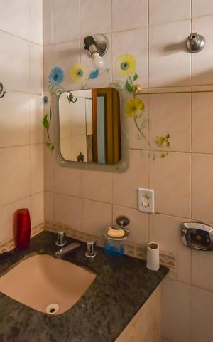 Casa à venda com 300m², 9 quartos e 4 vagasBanheiro Social