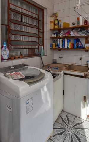 Casa à venda com 300m², 9 quartos e 4 vagasÁrea de Serviço