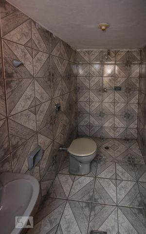 Casa à venda com 300m², 9 quartos e 4 vagasSegundo Pavimento Banheiro 1