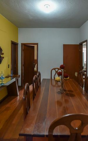 Casa à venda com 300m², 9 quartos e 4 vagasSala de Jantar 
