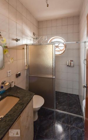 Casa à venda com 300m², 9 quartos e 4 vagasBanheiro Social