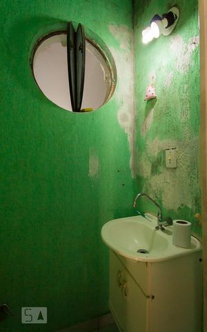 Casa à venda com 250m², 3 quartos e 2 vagasLavabo