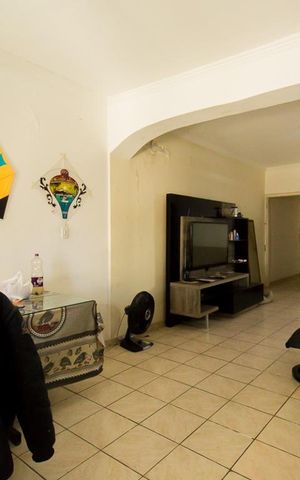 Casa à venda com 250m², 3 quartos e 2 vagasSala