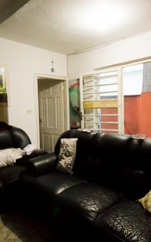 Casa à venda com 250m², 3 quartos e 2 vagasEdícula - Sala