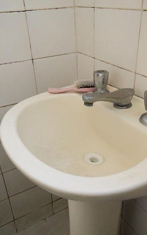 Casa à venda com 250m², 3 quartos e 2 vagasBanheiro 