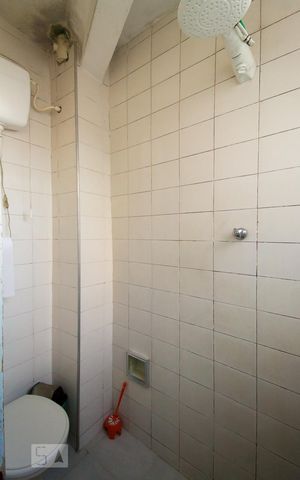 Casa à venda com 250m², 3 quartos e 2 vagasBanheiro 