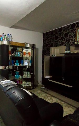 Casa à venda com 250m², 3 quartos e 2 vagasEdícula - Sala