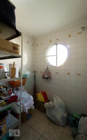 Casa à venda com 250m², 3 quartos e 2 vagasDespensa
