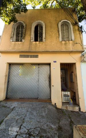 Casa à venda com 250m², 3 quartos e 2 vagasFachada