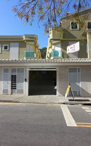 Casa à venda com 120m², 2 quartos e 1 vagaFachada