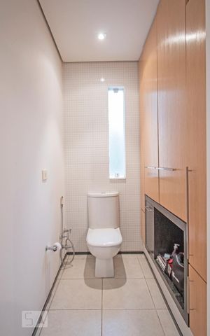 Casa à venda com 220m², 3 quartos e 2 vagas Casa à venda com 220m², 3 quartos e 2 vagasBanheiro da Suite