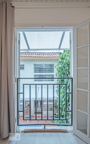 Casa à venda com 220m², 3 quartos e 2 vagas Casa à venda com 220m², 3 quartos e 2 vagasJanela da Suite do Anexo