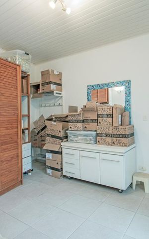 Casa à venda com 220m², 3 quartos e 2 vagas Casa à venda com 220m², 3 quartos e 2 vagasSuite do Anexo