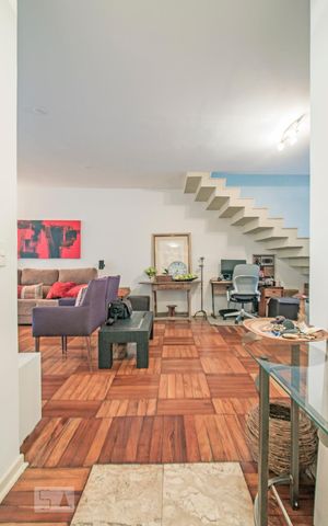 Casa à venda com 220m², 3 quartos e 2 vagas Casa à venda com 220m², 3 quartos e 2 vagasEntrada